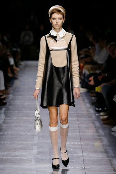 Look 14
